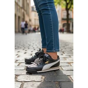 Puma Roma Women’s 7 Black White Gold Logo Leather Sneakers Excellent